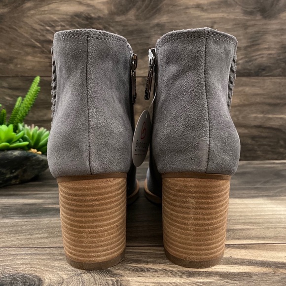 NIB Blondo Nina Waterproof Suede Ankle Bootie - Picture 8 of 12